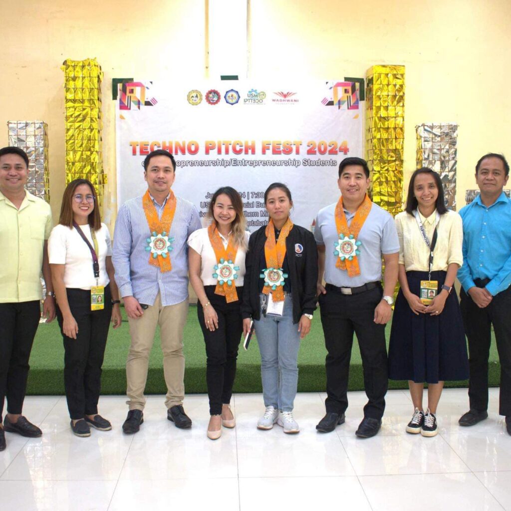 Evaluating innovative startup ideas and guiding aspiring entrepreneurs toward viable business solutions